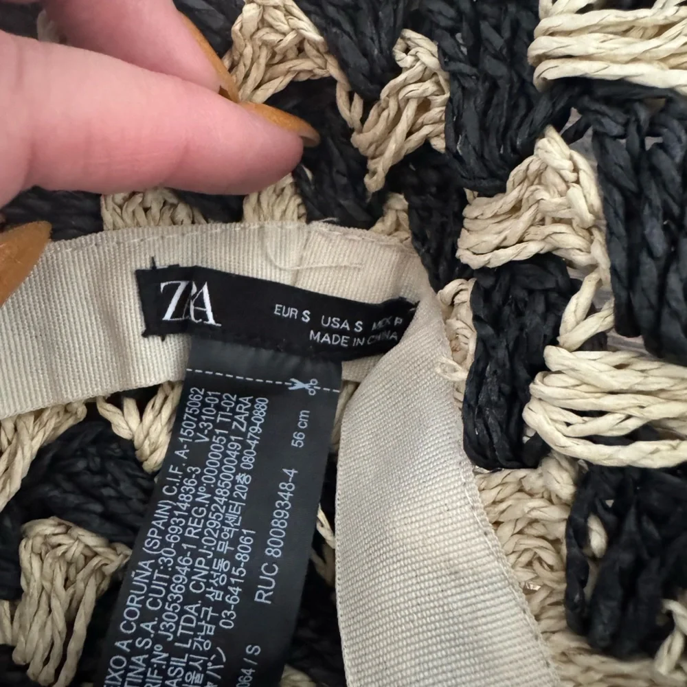 Size S Zara Black and Cream Woven Hat